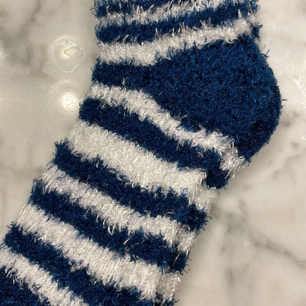 Snugadoo Women's Two Pairs of Fuzzy Socks Penguin And Stripes